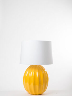 Lampara amarilla diseño moderno