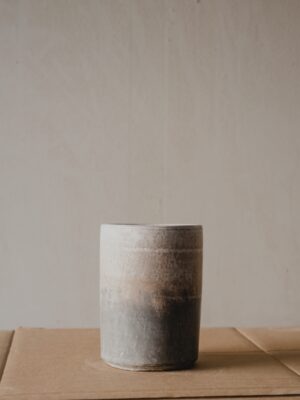 Jarrón artesanal estilo rústico